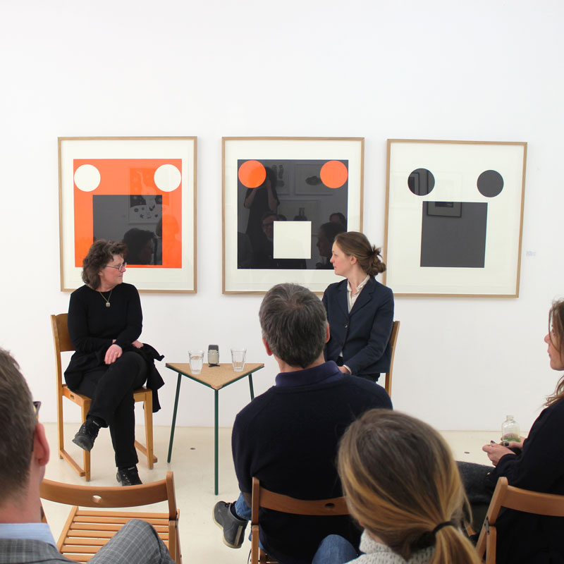 Ann Edholm in conversation with ed. art's Elisabeth Blennow Calälv i the pop-up gallery on Grev Turegatan 1, spring 2016