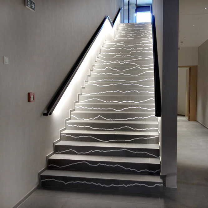 Site specific artwork at Kunsthalle1800 i St.Christof am Arlberg in Austria. The lines on the staircase were inspired by the horisontal lines of the Alps and generated from photos of the mountains taken in Austria.